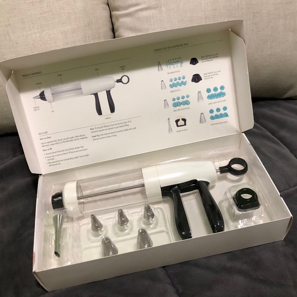 Cake Decorating Set - Picture 2 of 2